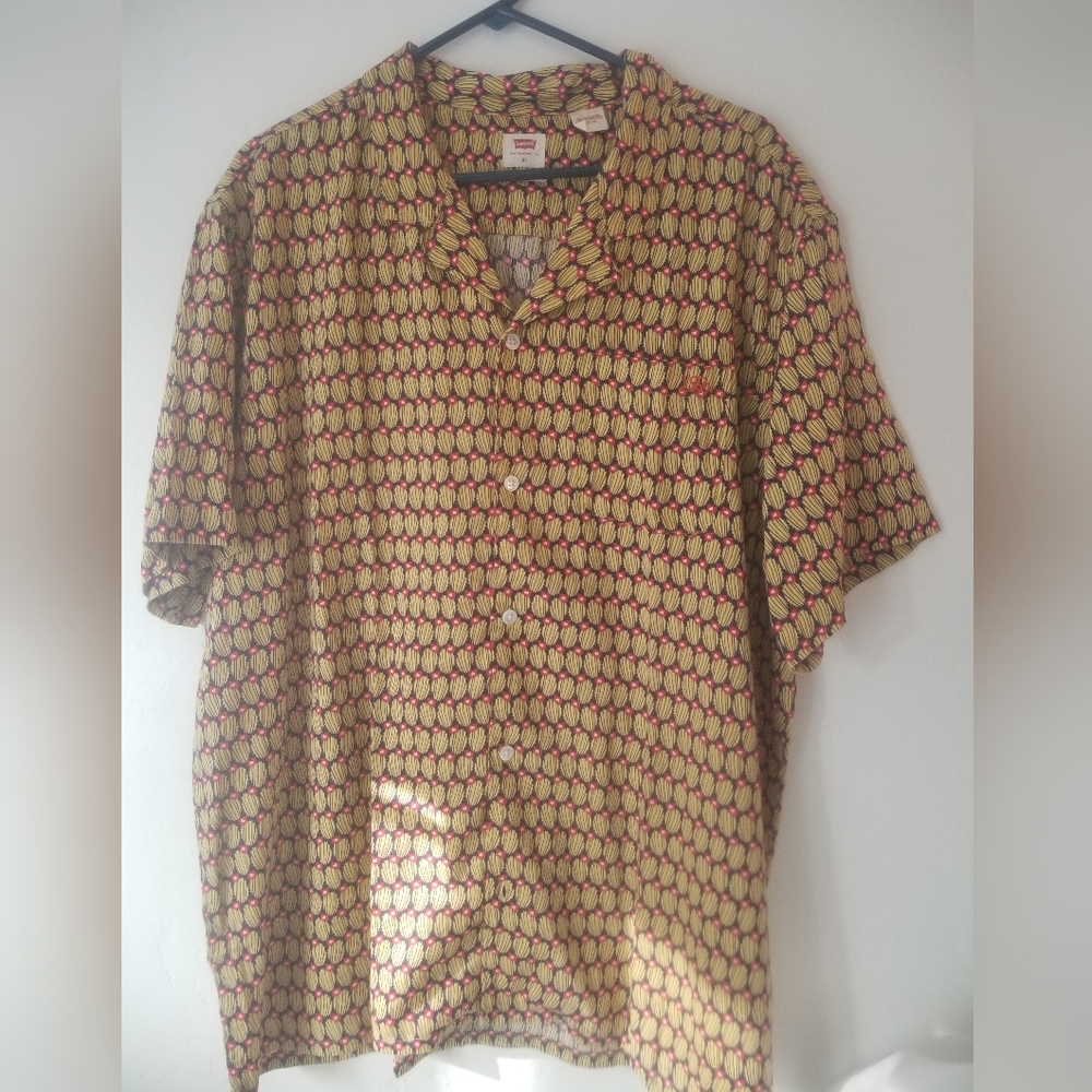 XL Levi's button-up shirt